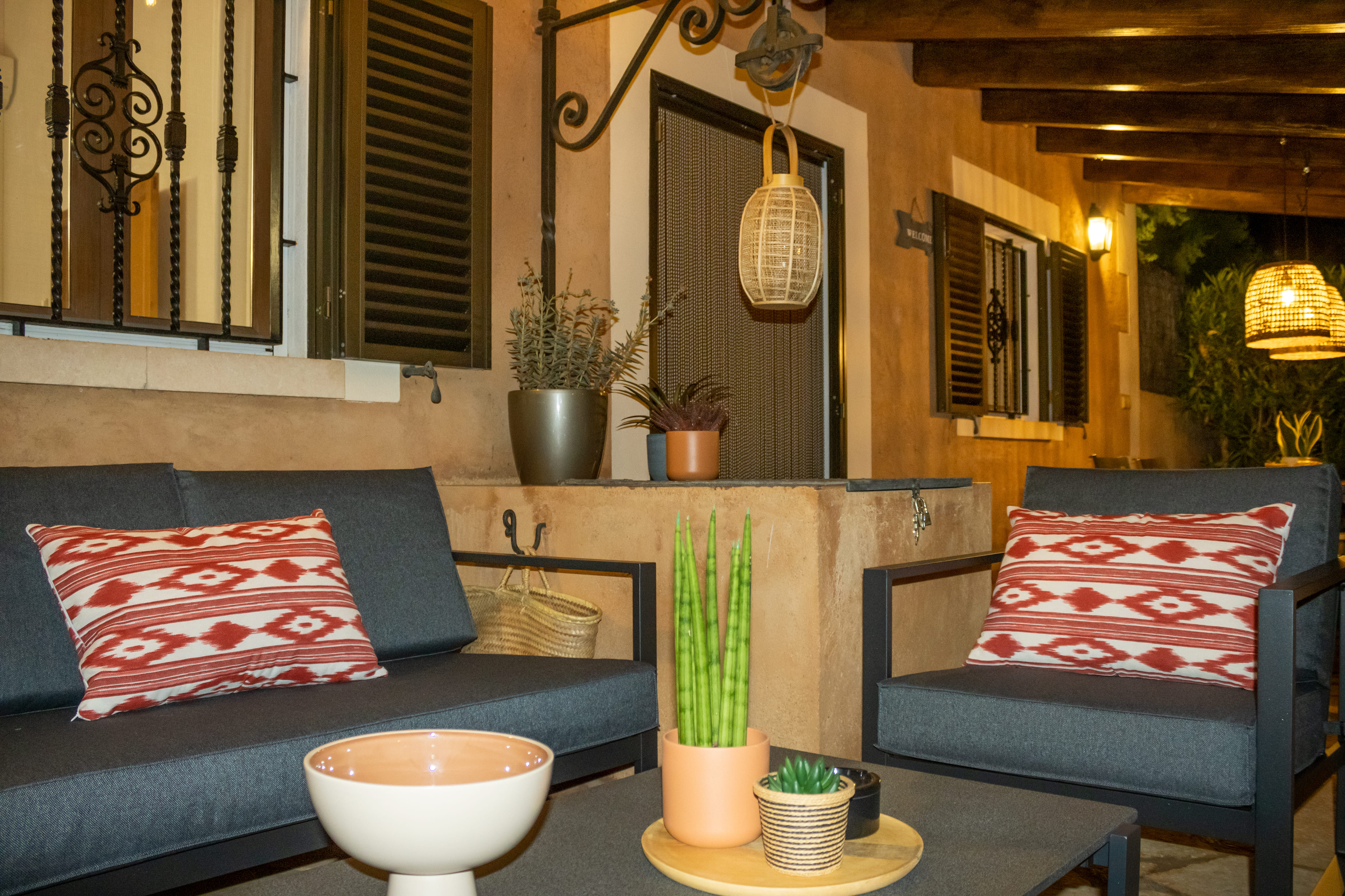 Covered lounge corner on the porch