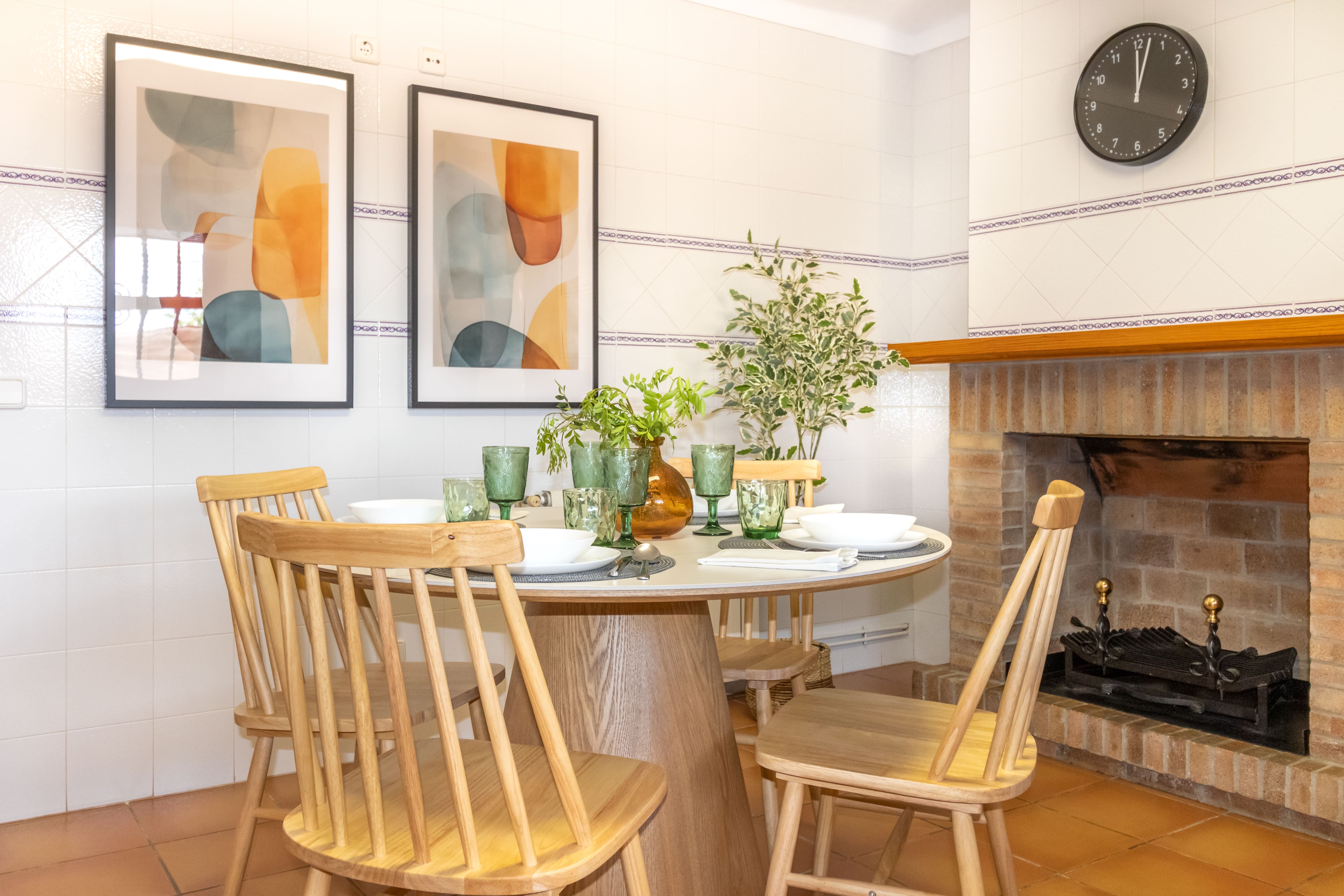 Kitchen dining space